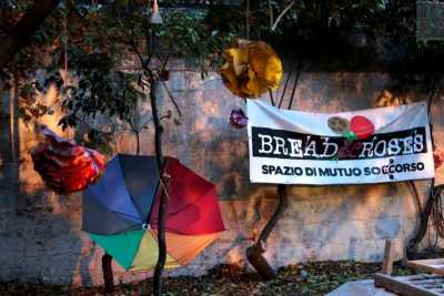 Bari, viaggio nel Bread and Roses: lo spazio di ''mutuo soccorso'' occupato legalmente